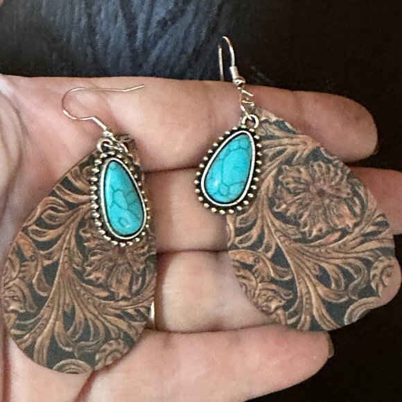 Turquoise Southwestern Earrings Boho Floral Drop Tooled Leather Dangle Boho NWT - Picture 2 of 8